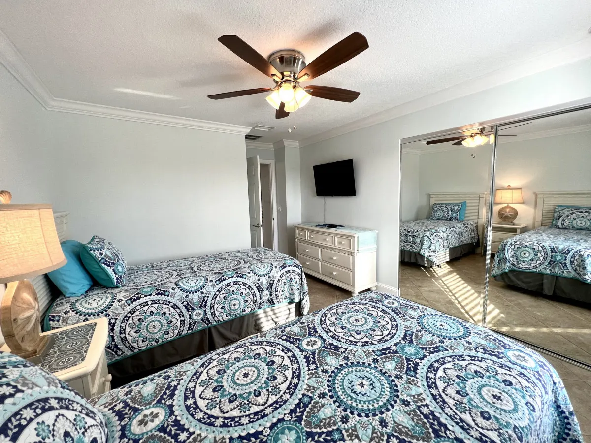 Ocean Song – Large 2 Bedroom with Private Ocean View Balcony & Sea Breezes 17