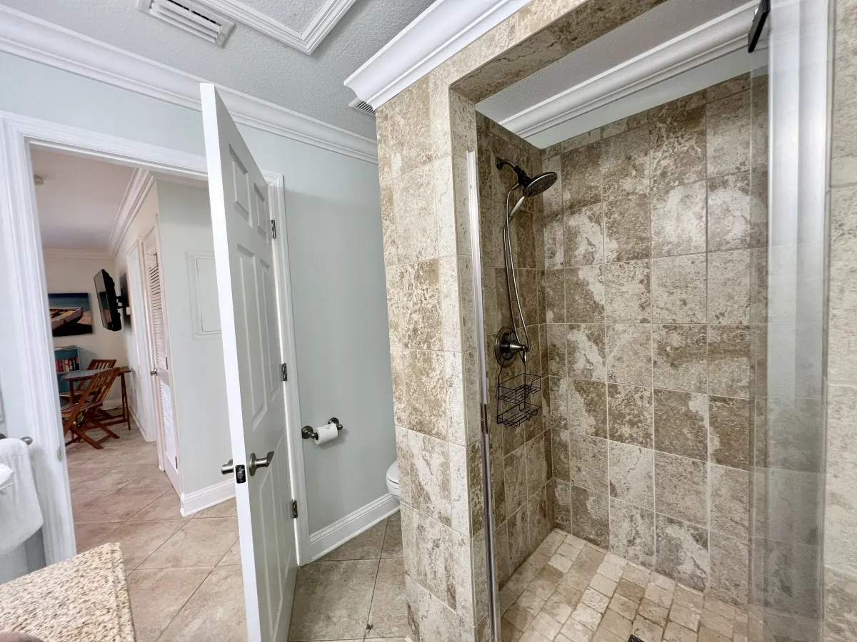 Ocean Song – Large 2 Bedroom with Private Ocean View Balcony & Sea Breezes 19