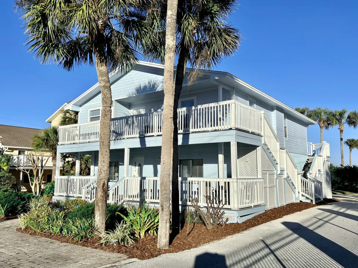 Ocean Song – Large 2 Bedroom with Private Ocean View Balcony & Sea Breezes 7