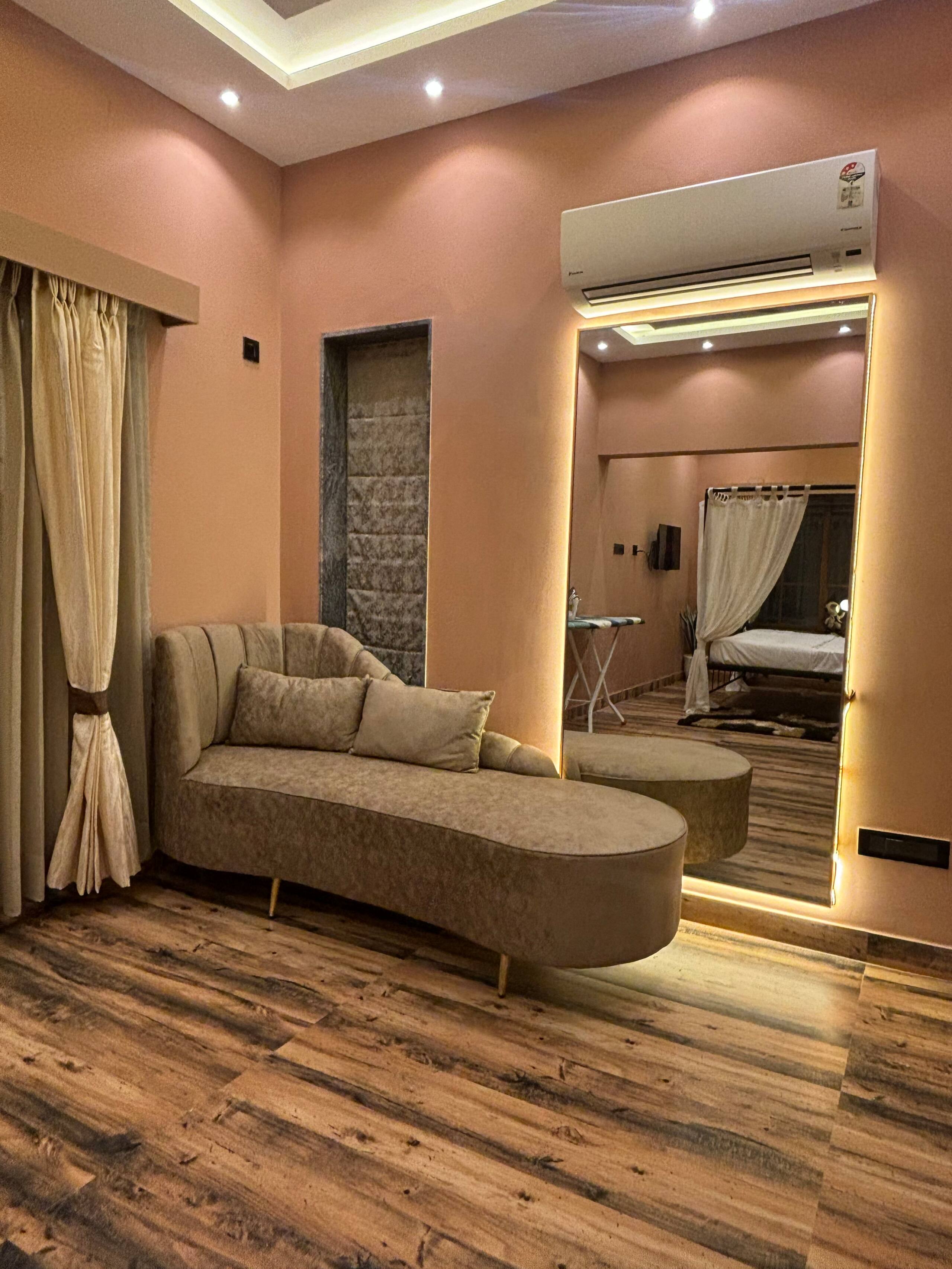 HangOut Villa with Pool Rooftop Jaccuzi Pool Table 24
