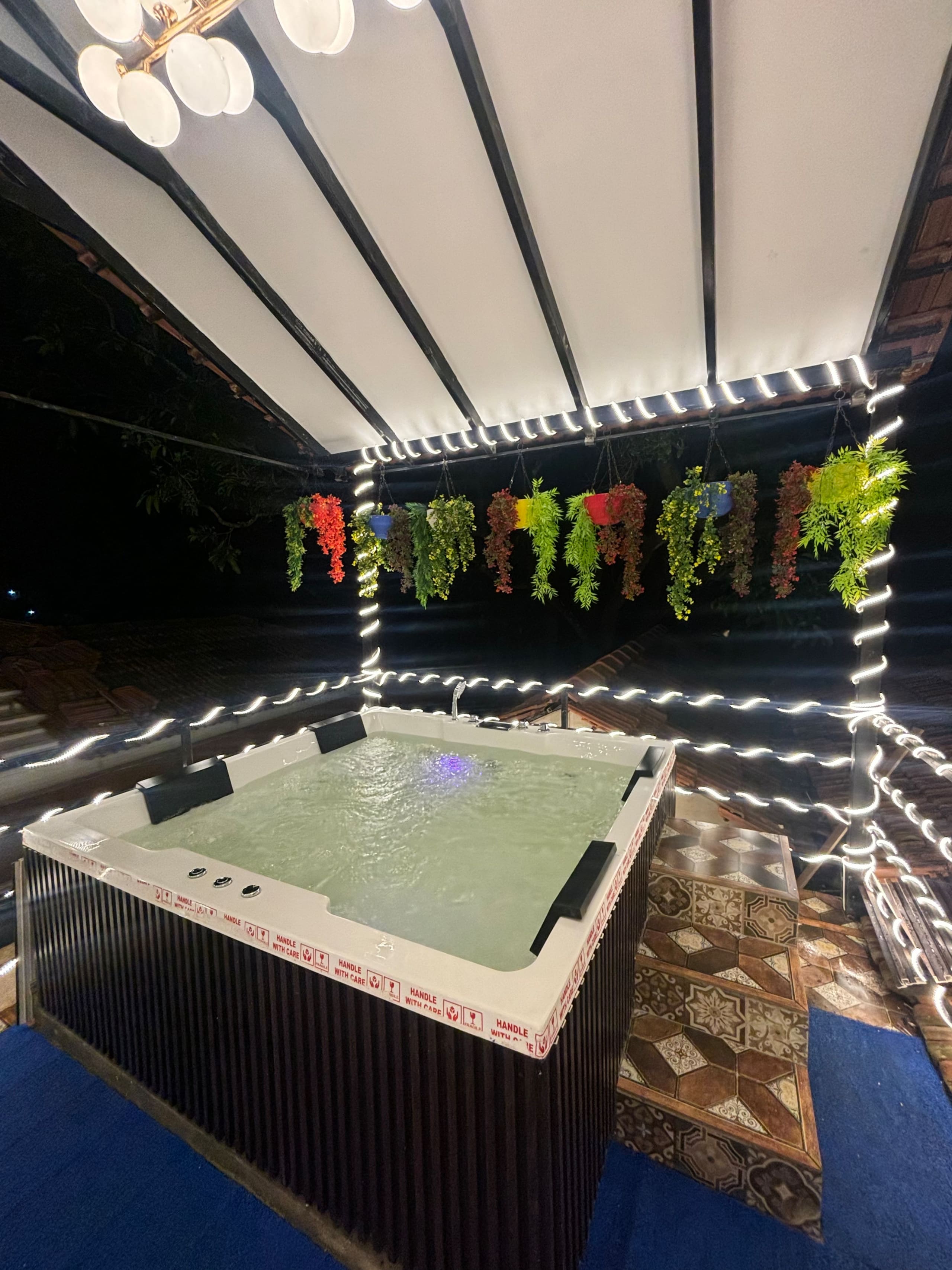 HangOut Villa with Pool Rooftop Jaccuzi Pool Table — photo 4