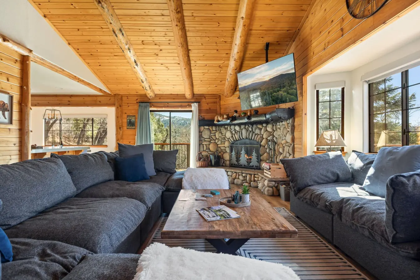 Bear Moon Manor Hot Tub Pine Views 3BR 9