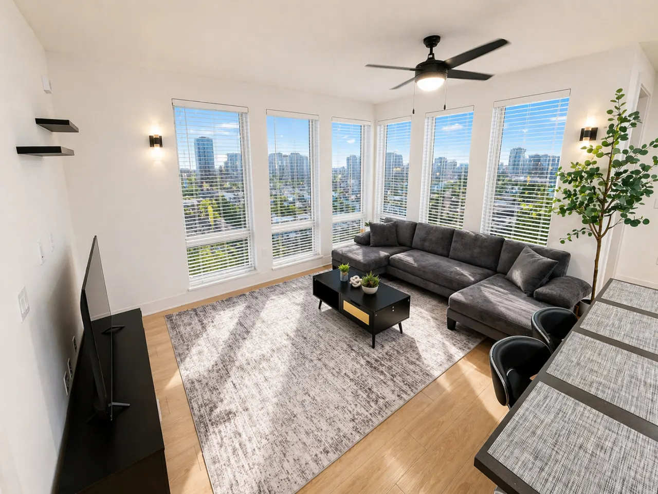 Stay by Regions Field & Railroad Park | 2BR — foto 3