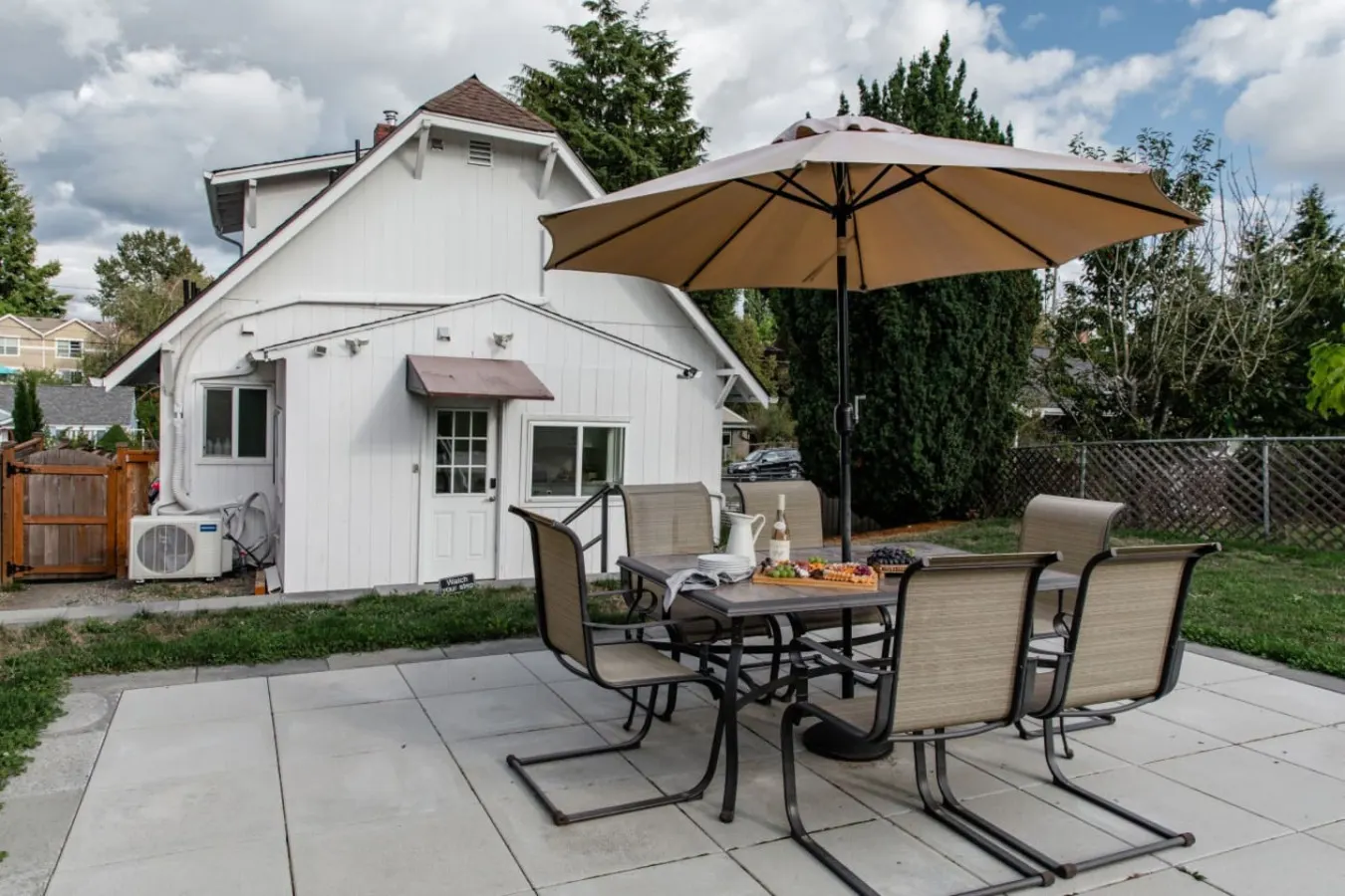 Spacious Urban Oasis 5