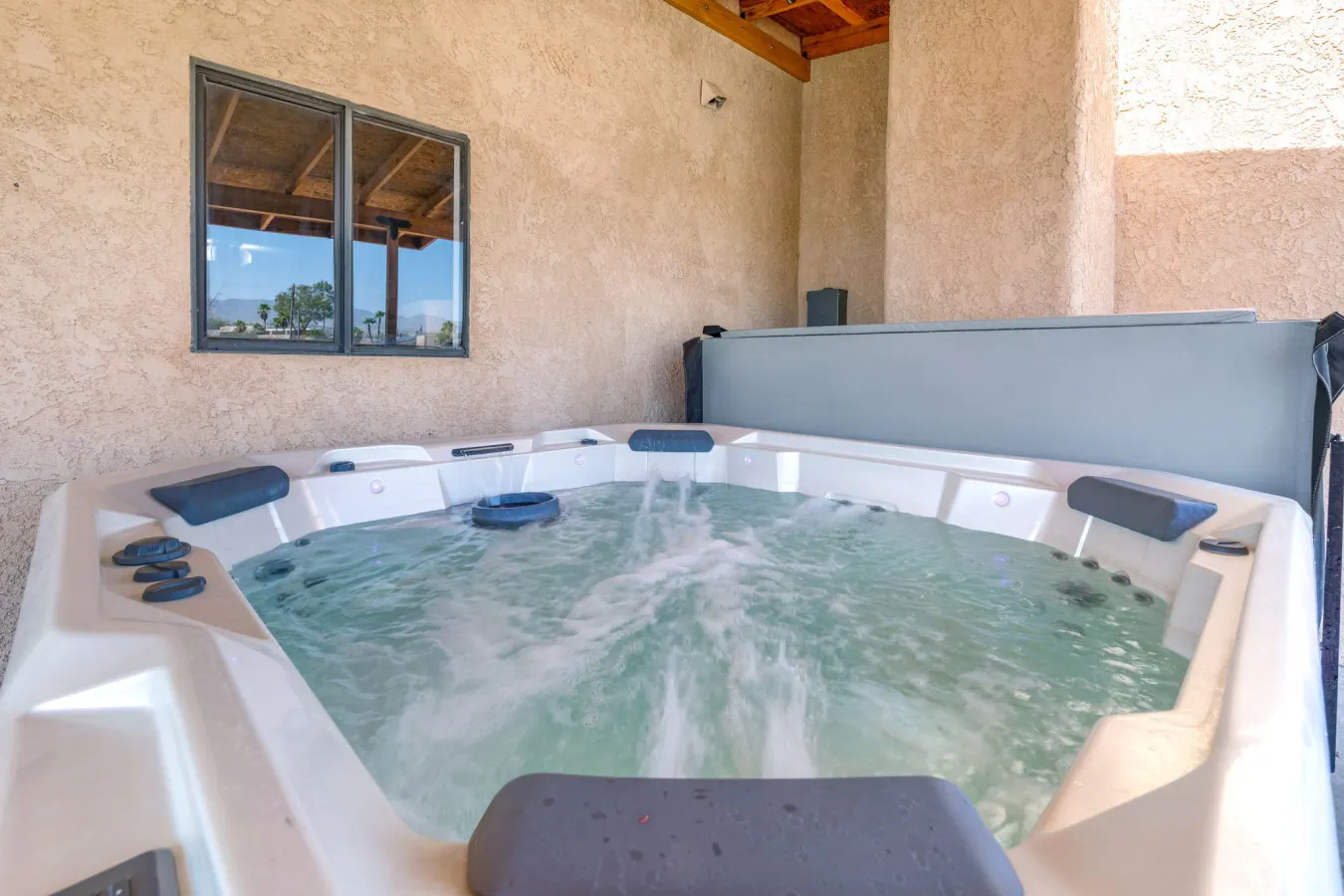 Havasu Cotati - Pool, Spa, FirePit, Games, Garage — photo 2