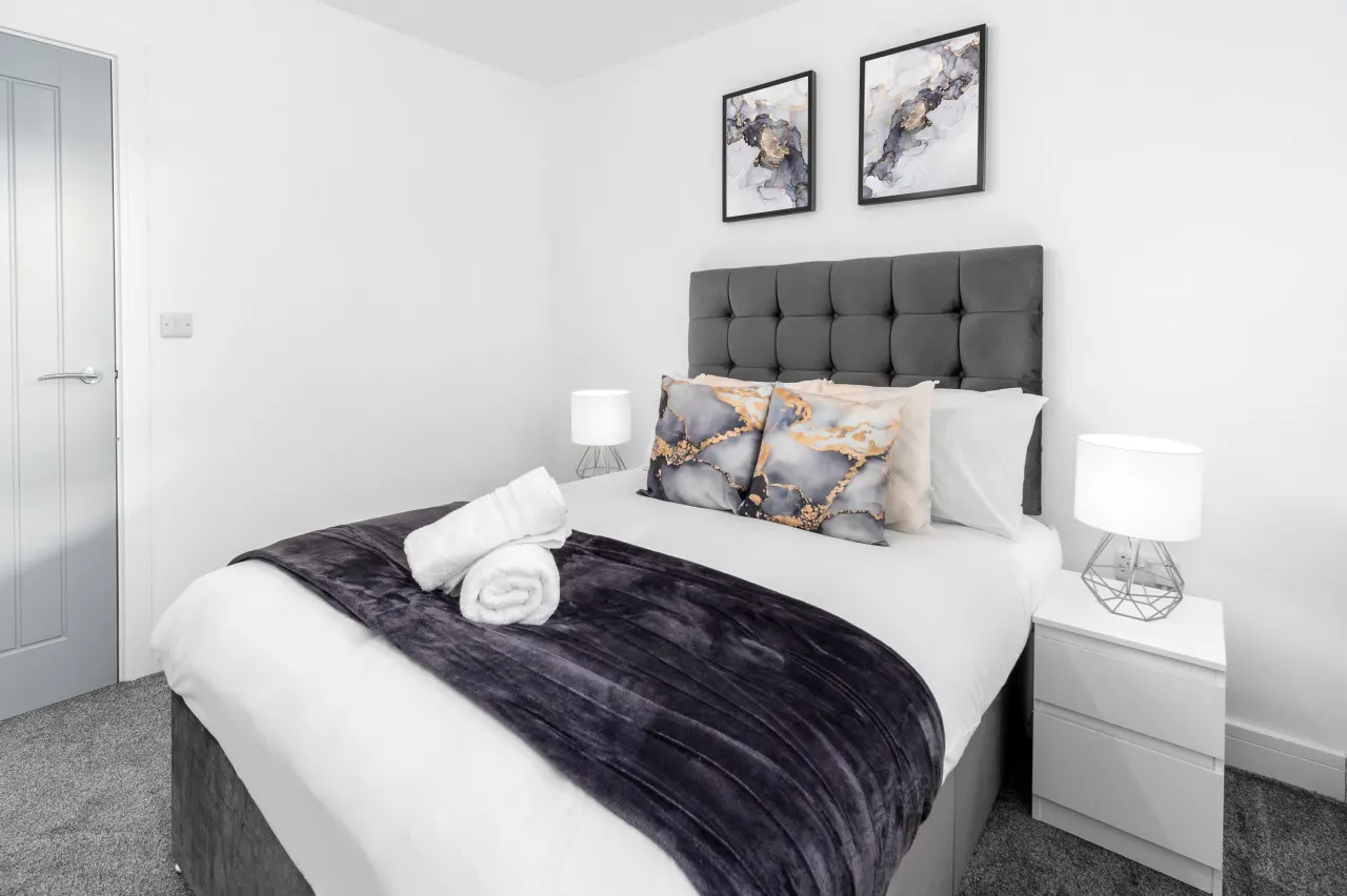 The Marsons Collection - Two Bed Apartment - Balcony - Parking - Smethwick 19