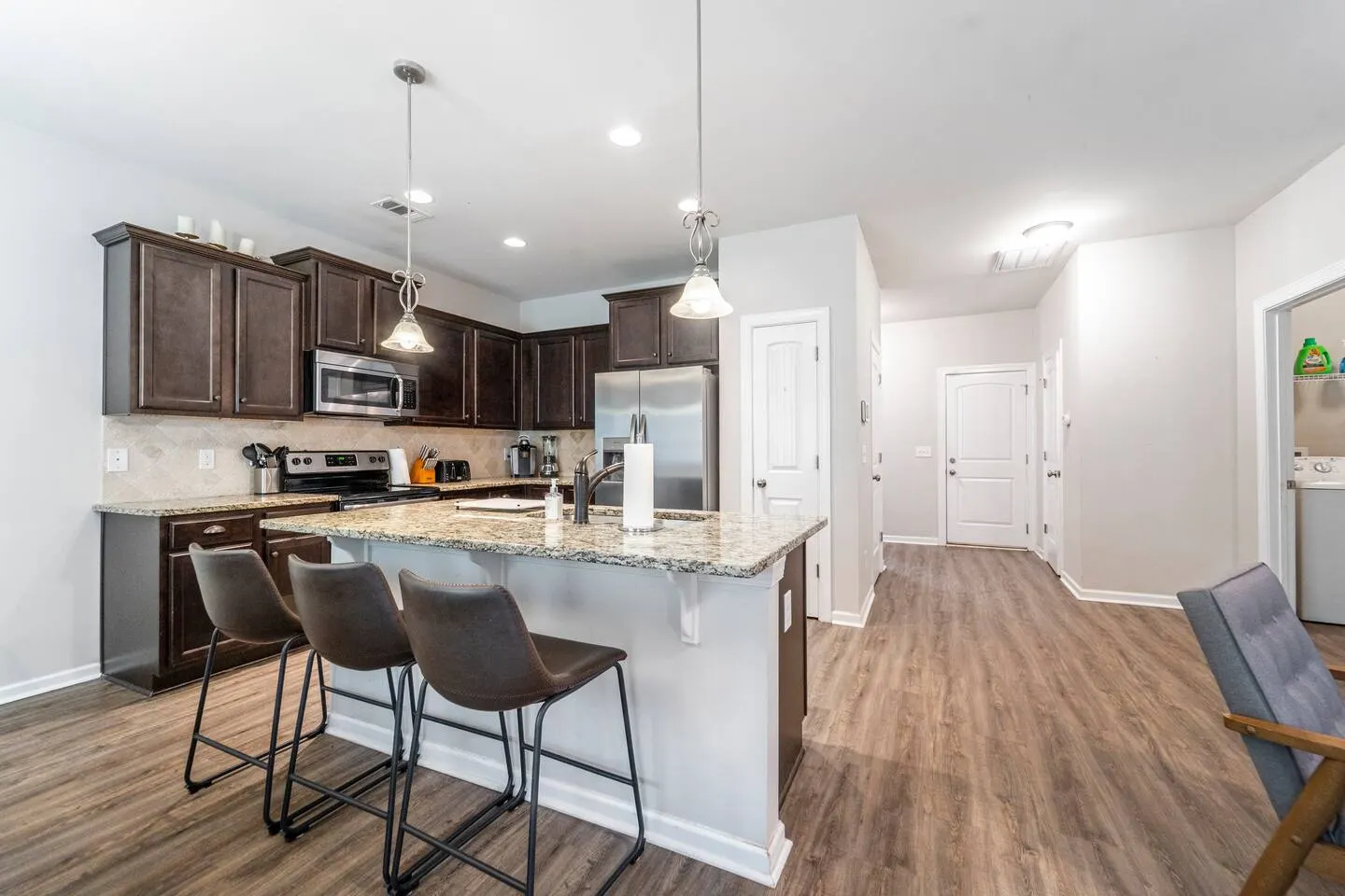 5 Beds 4 Bedrooms 2.5 Bathrooms Fenced In Backyard 12
