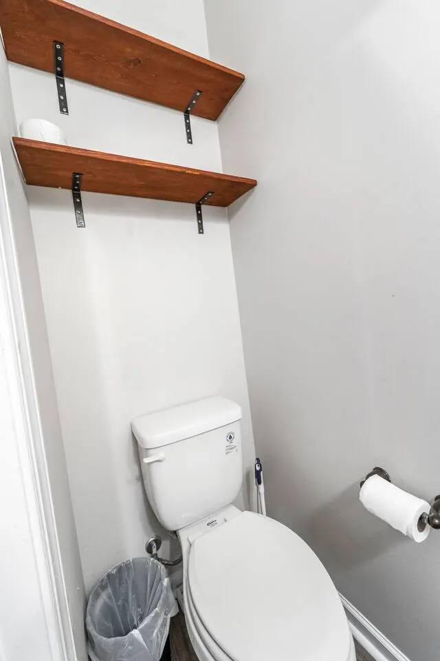 5 Beds 4 Bedrooms 2.5 Bathrooms Fenced In Backyard 18