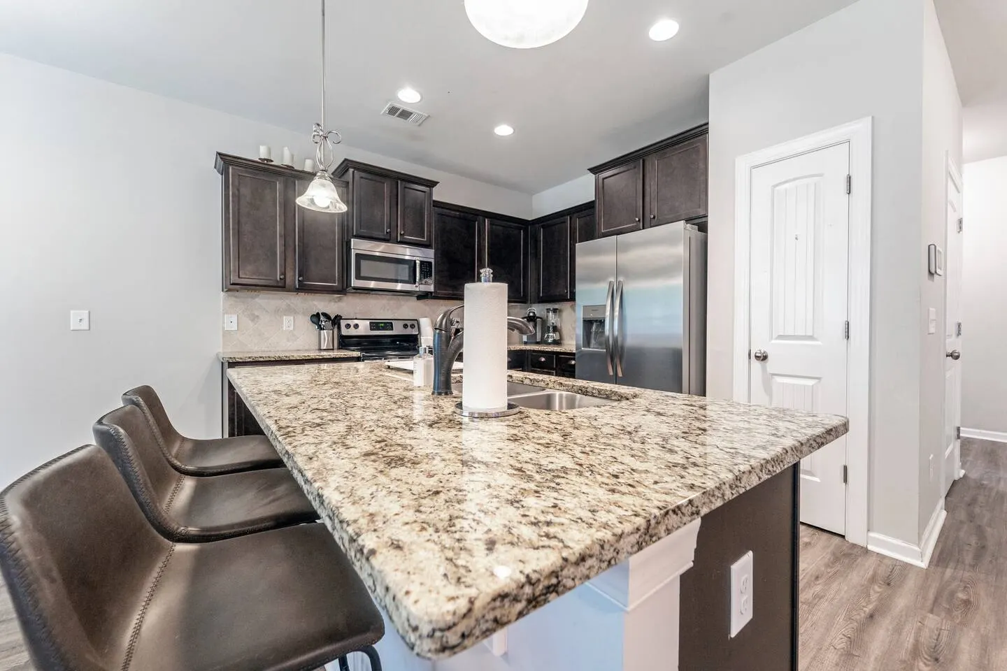 5 Beds 4 Bedrooms 2.5 Bathrooms Fenced In Backyard 7