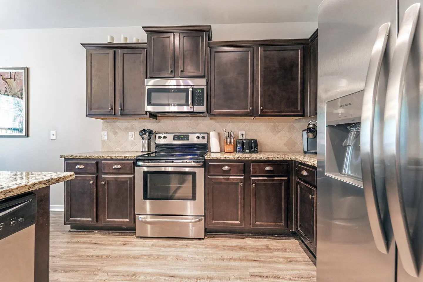 5 Beds 4 Bedrooms 2.5 Bathrooms Fenced In Backyard 8