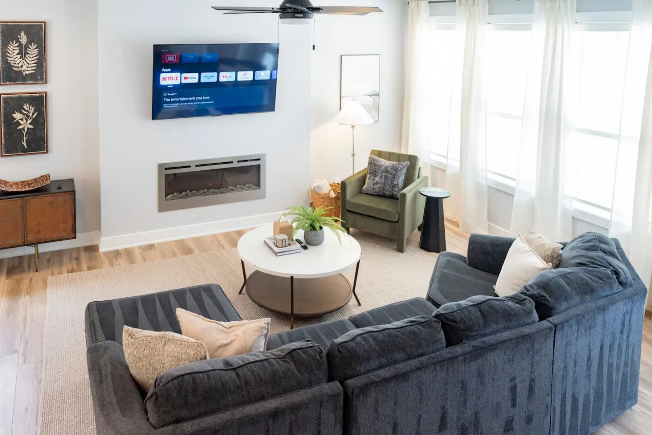 Elegant 3 BDR Escape KING Bed + TV in Every Room 1