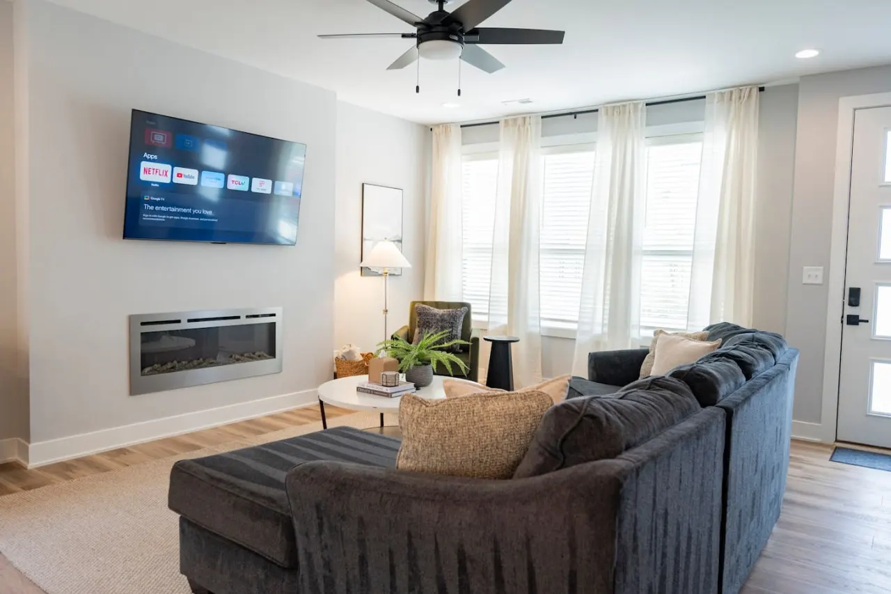 Elegant 3 BDR Escape KING Bed + TV in Every Room 12