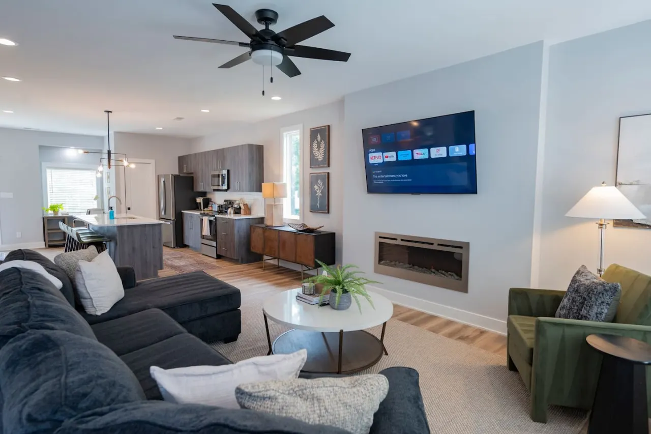 Elegant 3 BDR Escape KING Bed + TV in Every Room 13