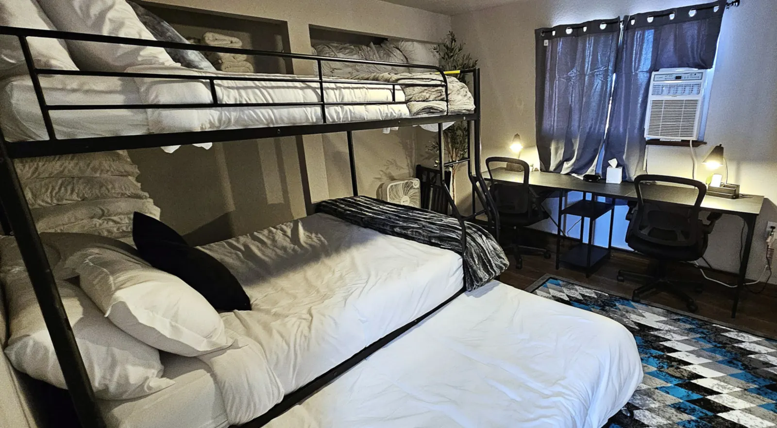3Bd, King, Brkfst, Boat Parking, Washer/Dryer, Sleeps 11, BBQ, Unit 123 13