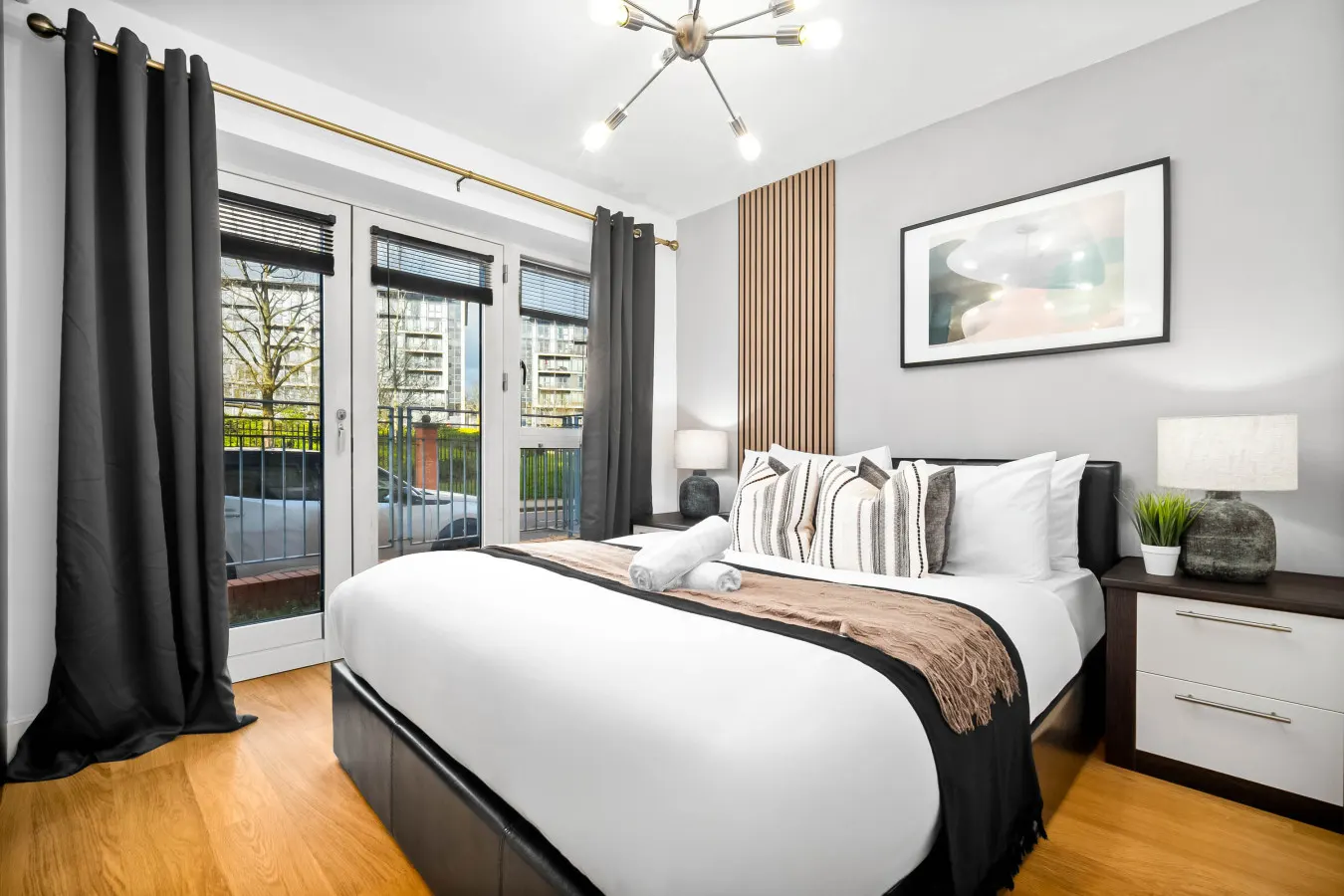City Centre Apartment - Balcony - On Street Parking - Smart Tv & Neflix — photo 2