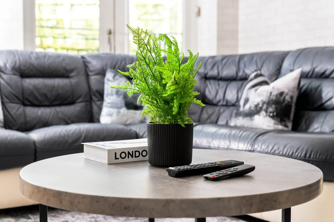 City Centre Apartment - Balcony - On Street Parking - Smart Tv & Neflix 18