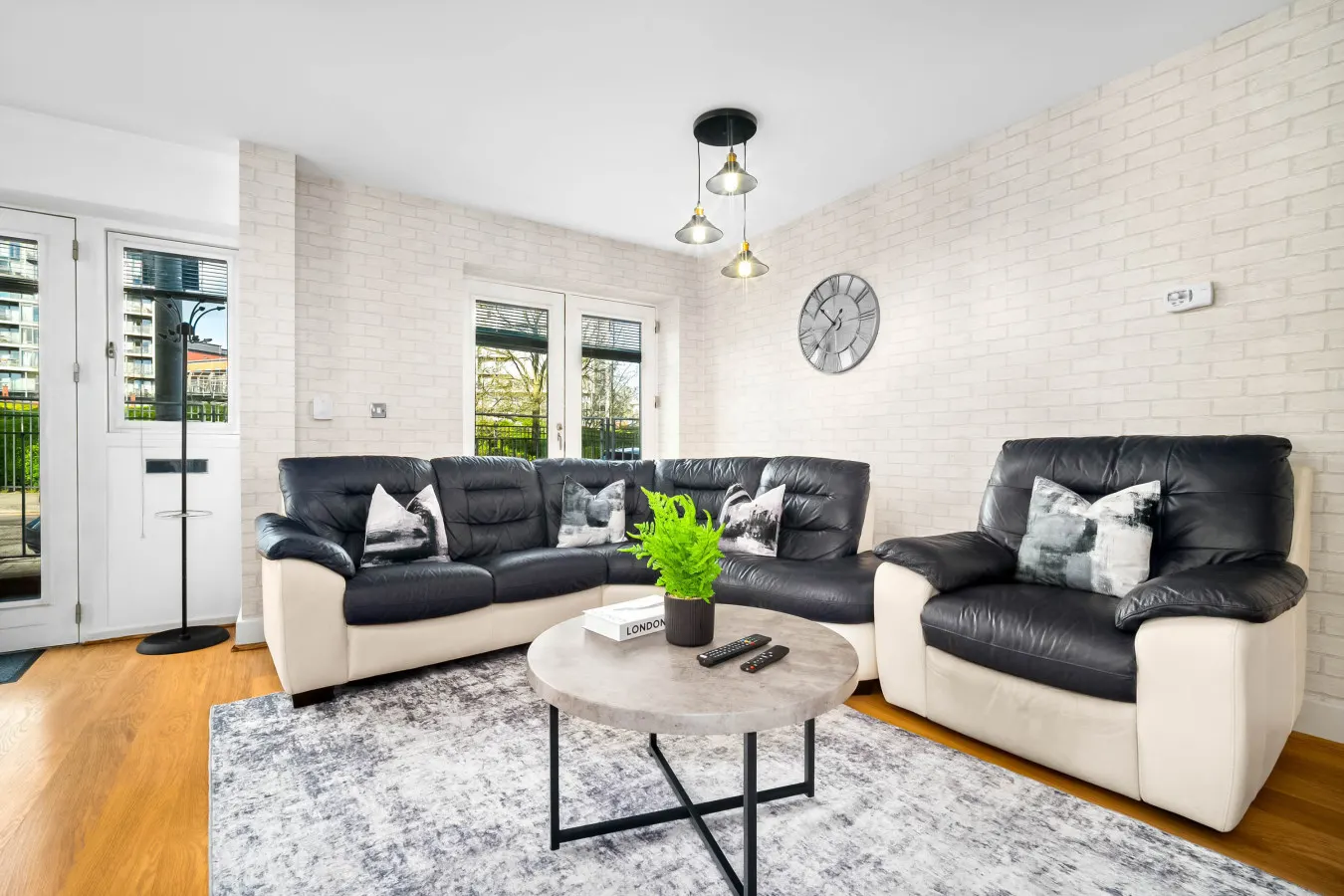 City Centre Apartment - Balcony - On Street Parking - Smart Tv & Neflix 8