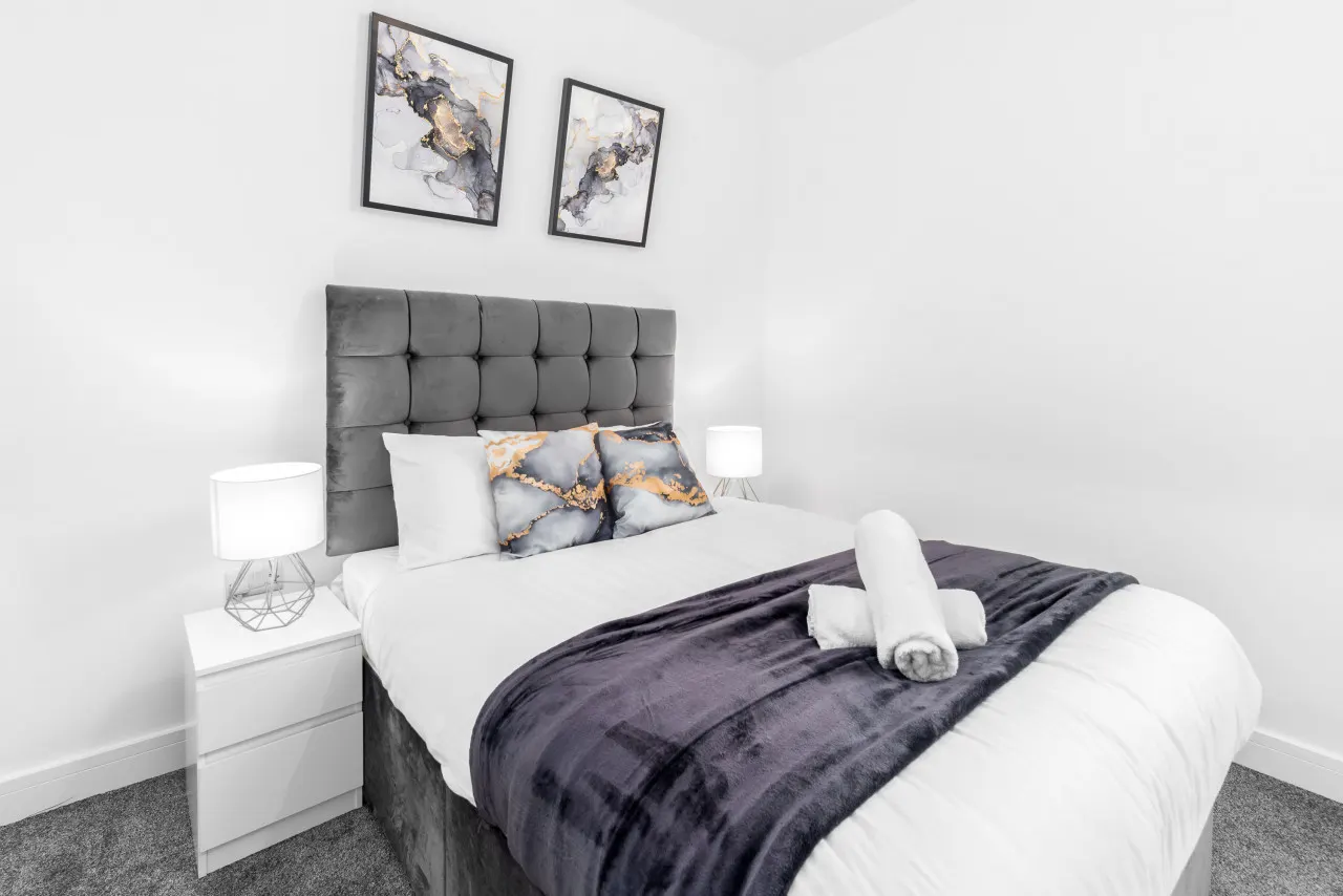 The Marsons Collection - Two Bed - Balcony - Parking - Smethwick 15