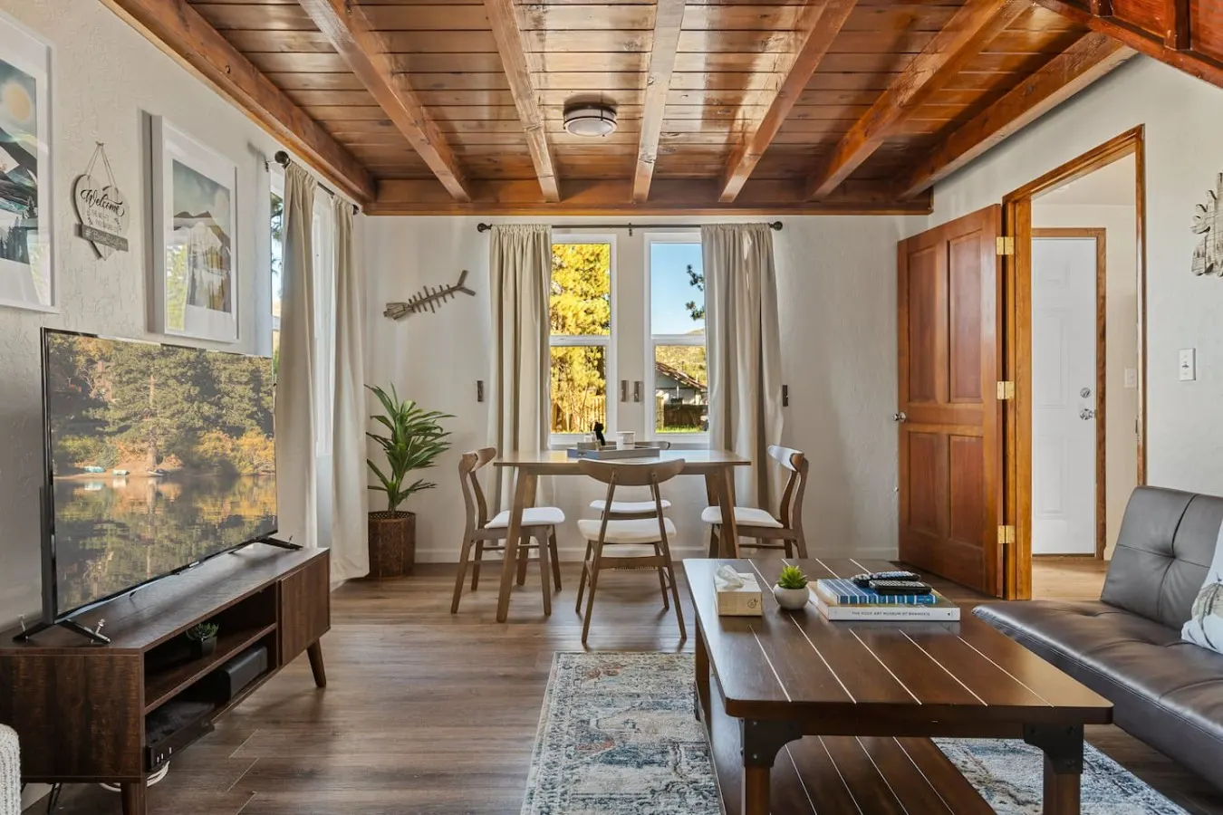 Cozy Chic 2BR Bear Sky Cabin & Easy Parking 4