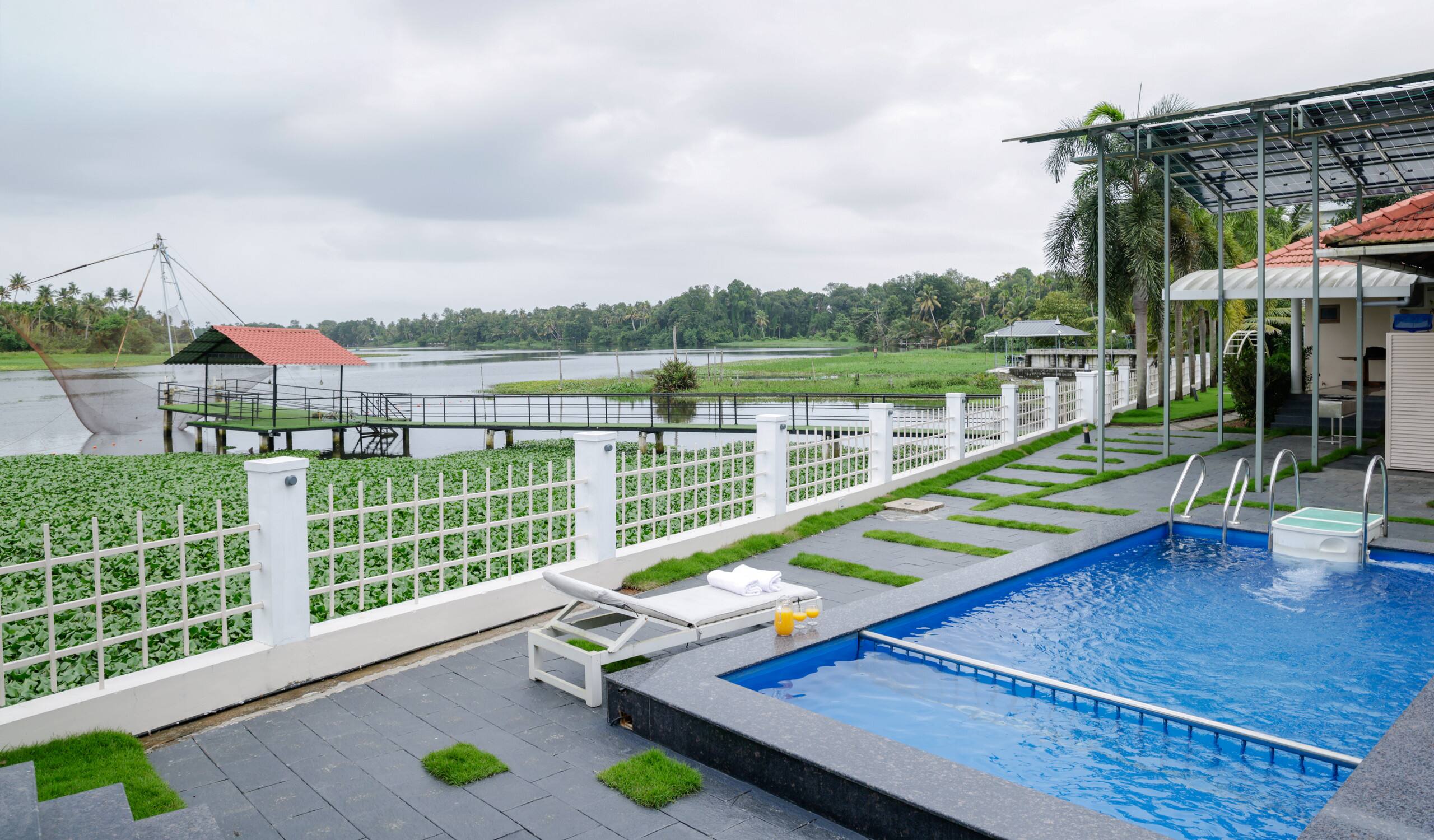 Lake View (Entire) Home in Kochi (River Whisper) 36