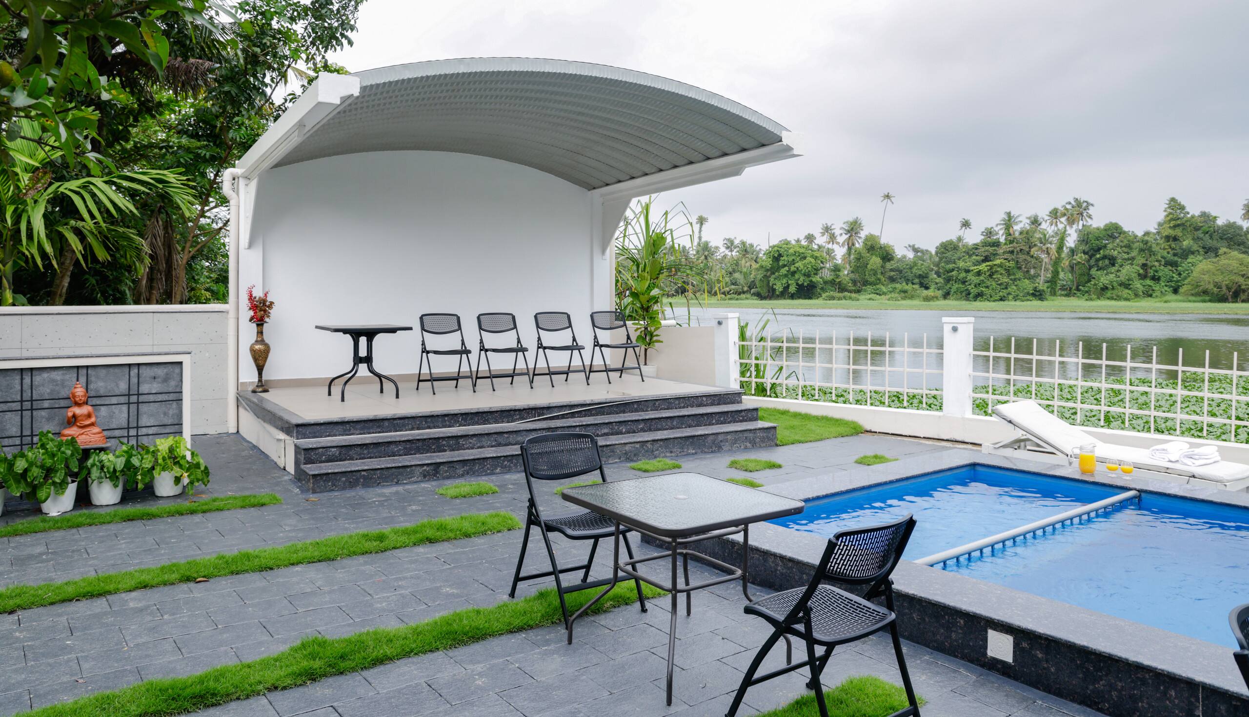 Lake View (Entire) Home in Kochi (River Whisper) 37
