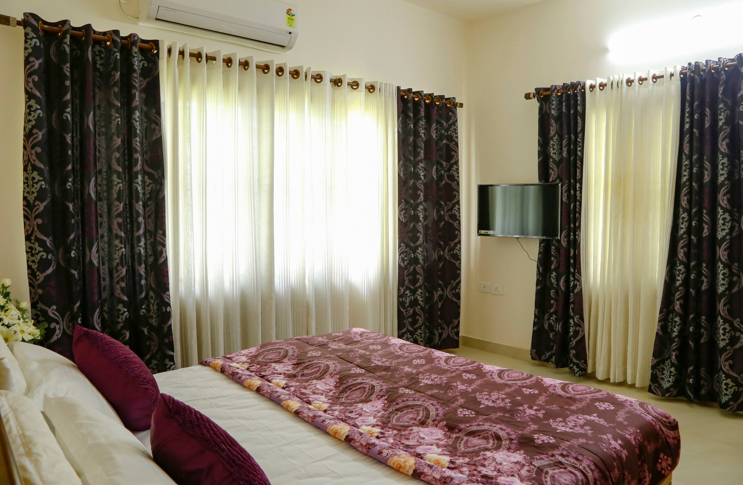 Lake View (Entire) Home in Kochi (River Whisper) 12