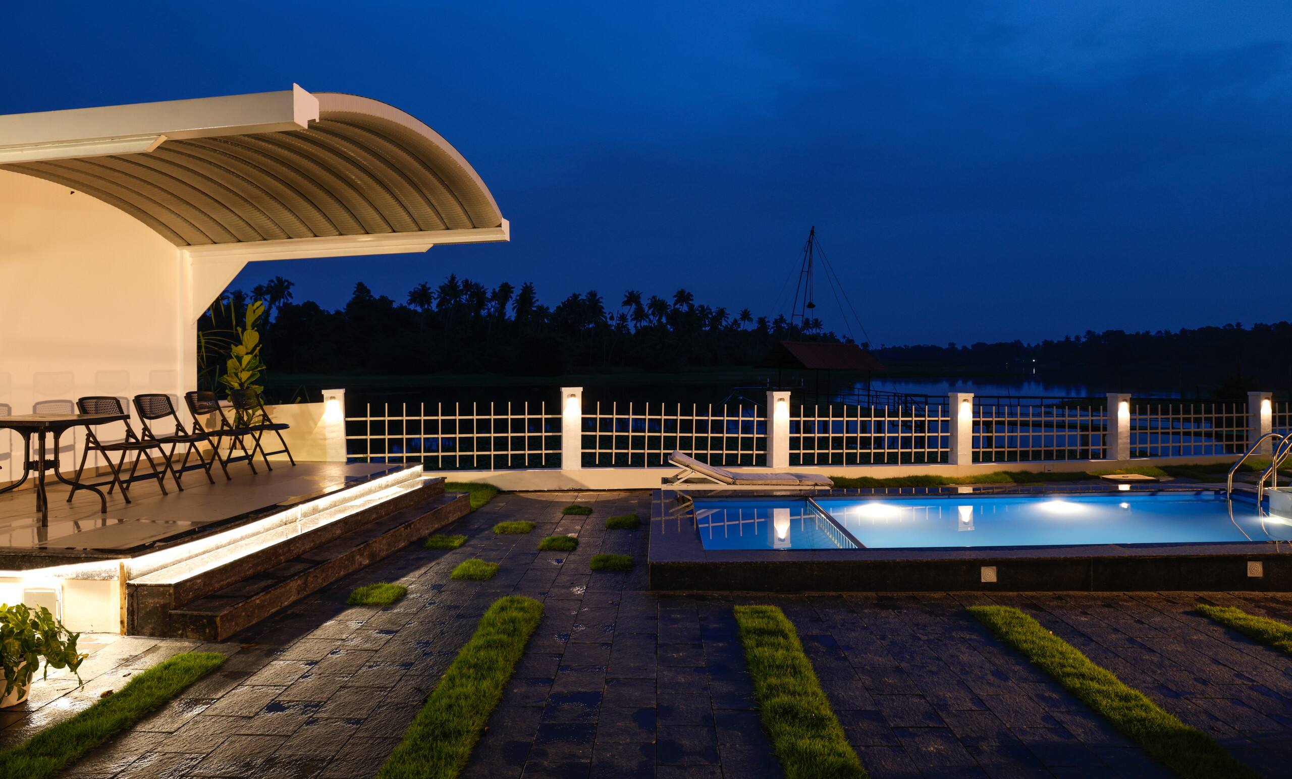Lake View (Entire) Home in Kochi (River Whisper) 34