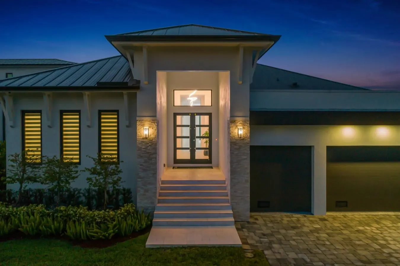 A Morningside Luxury Escape - New Build-Pool & Spa 10