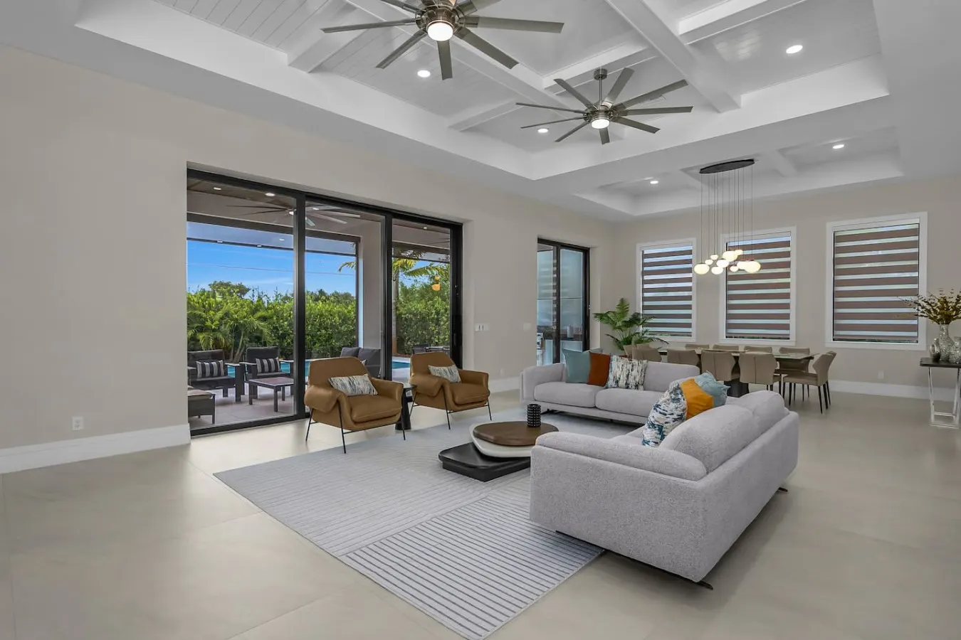 A Morningside Luxury Escape - New Build-Pool & Spa 13