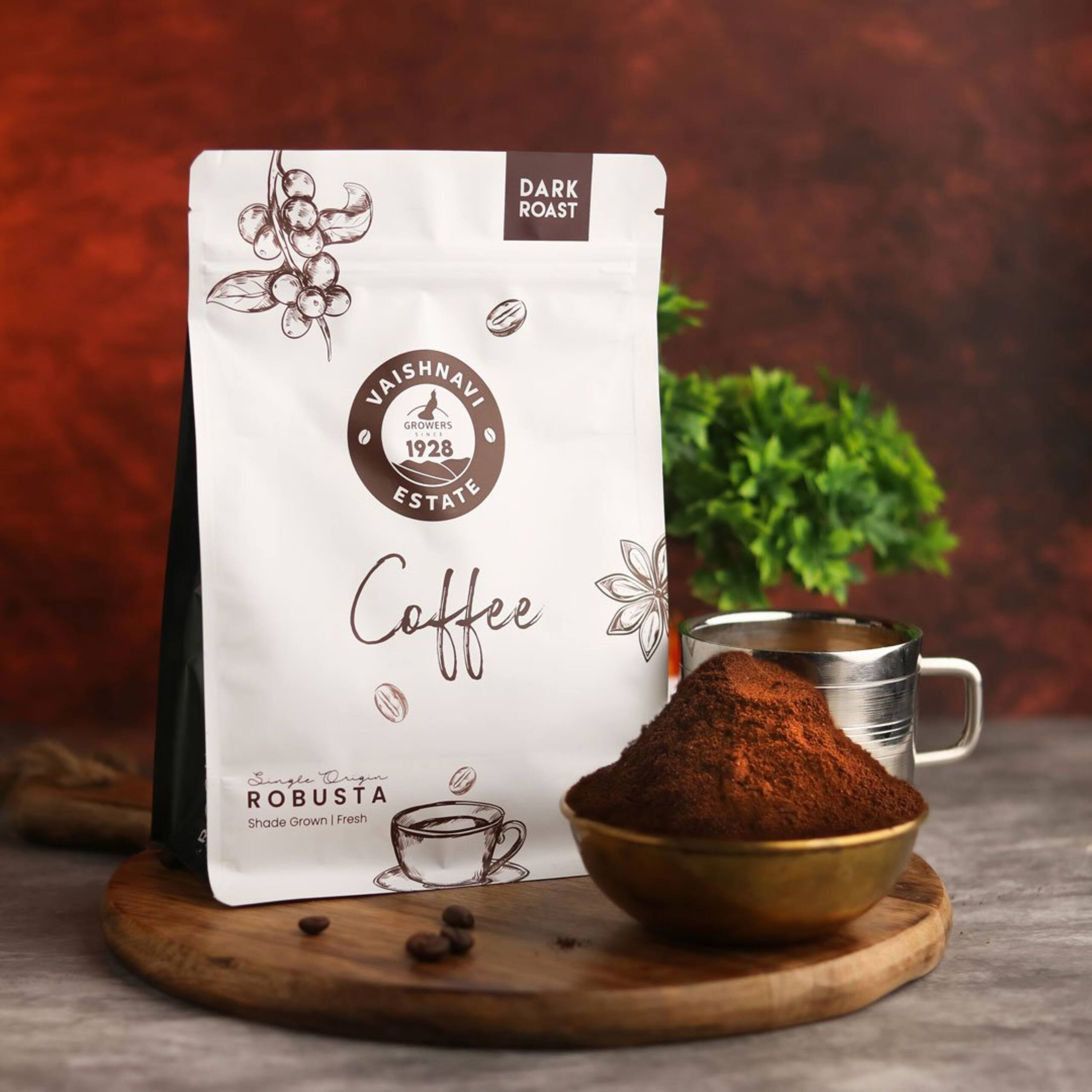 Wander with your buddies in a Coffee Estate 3