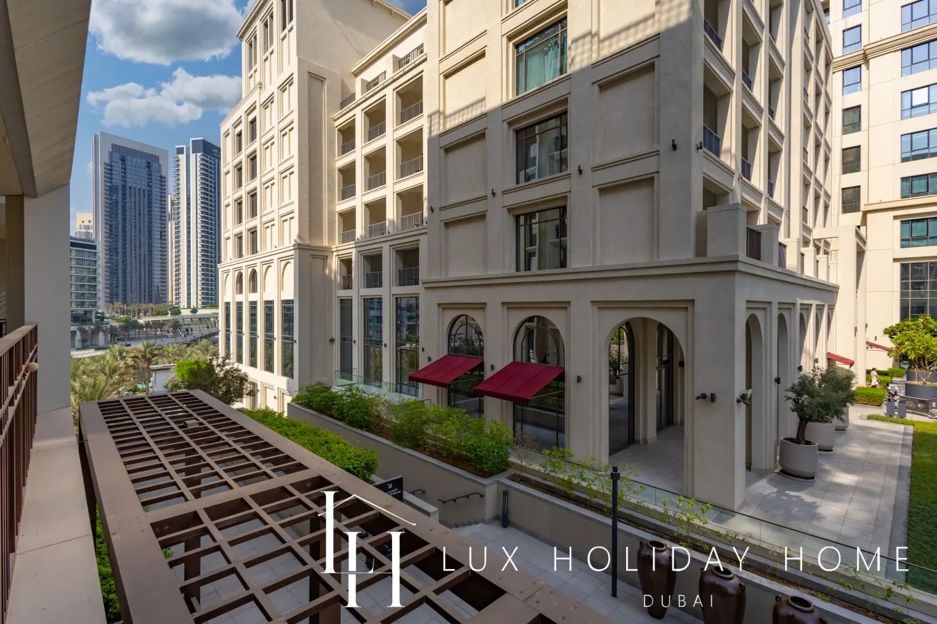 LUX The Sunset Creek Suite 10