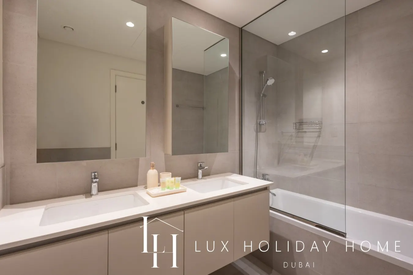 LUX The Sunset Creek Suite 16