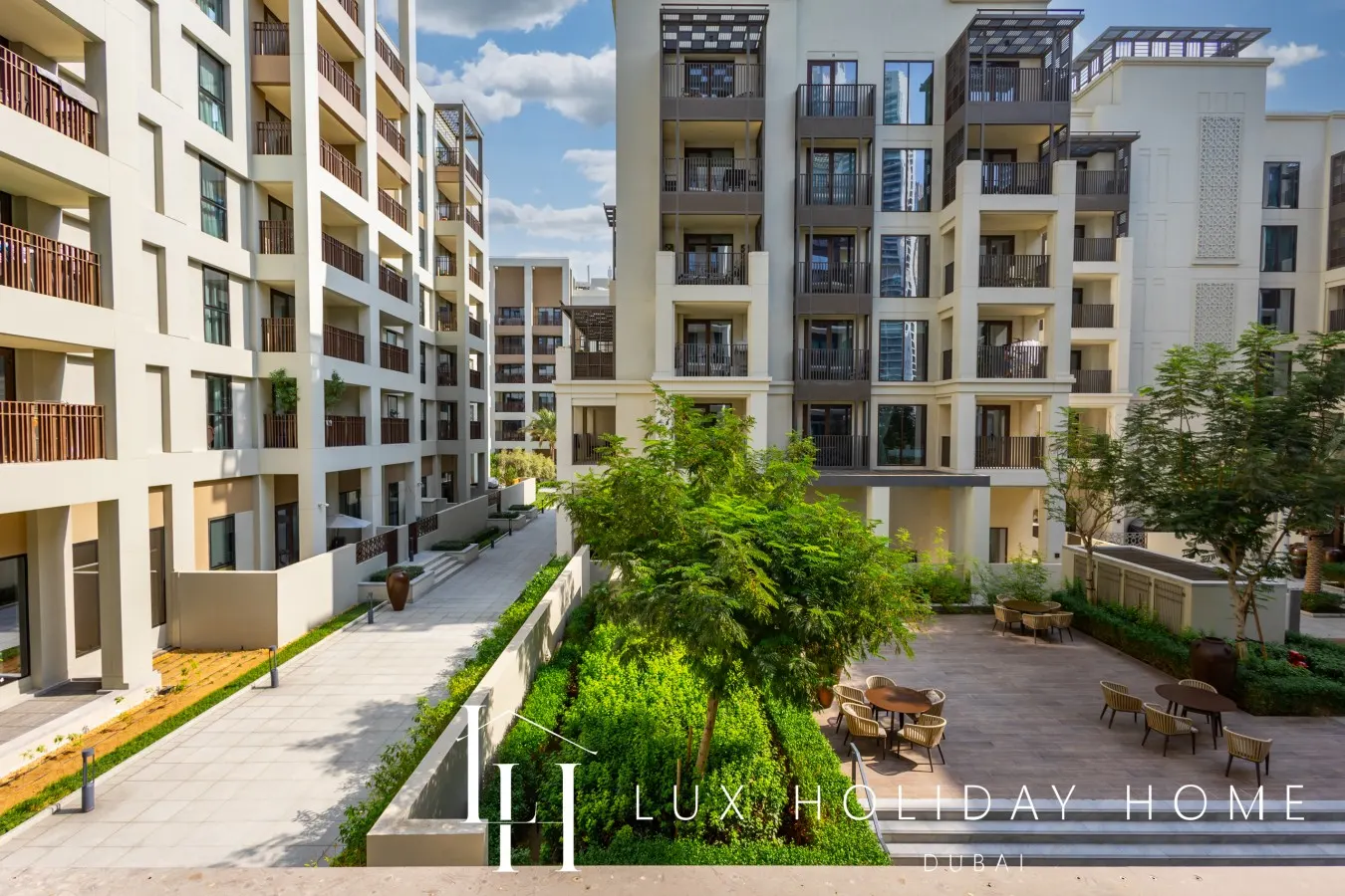 LUX The Sunset Creek Suite 7