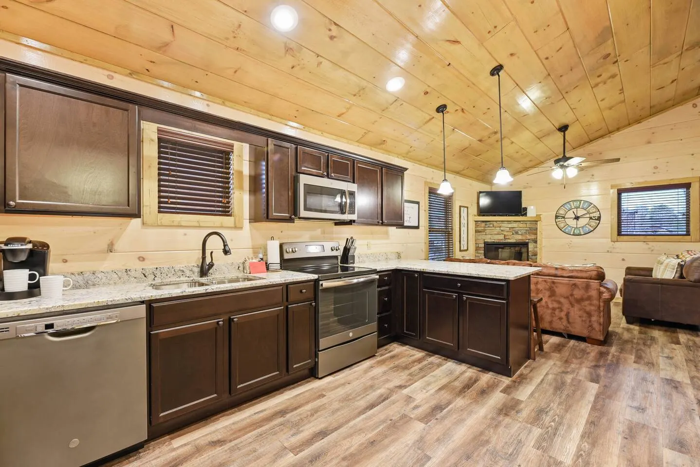 4BD-2BH-Pool Community-Hottub-Parking-Wifi 14