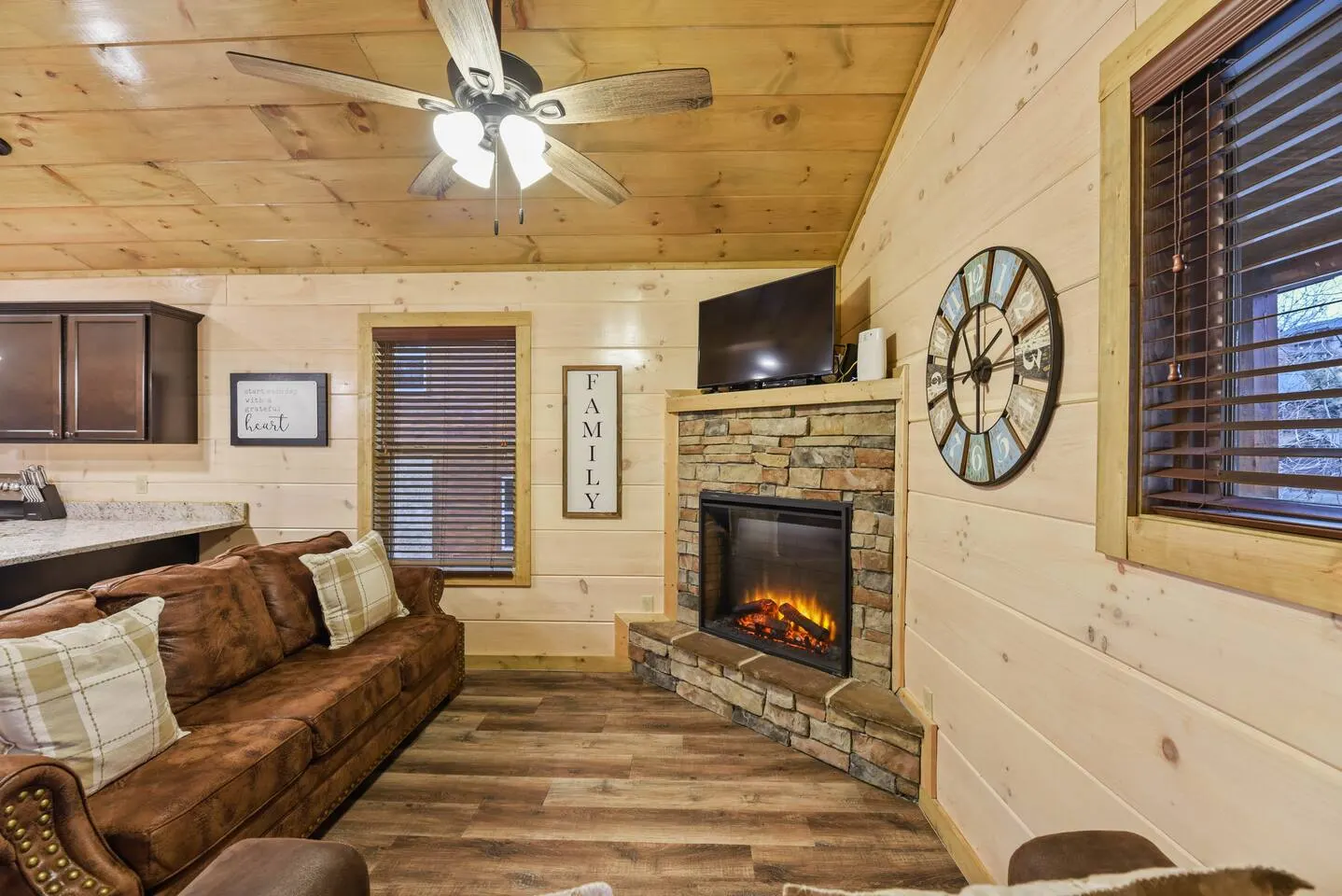 4BD-2BH-Pool Community-Hottub-Parking-Wifi 15