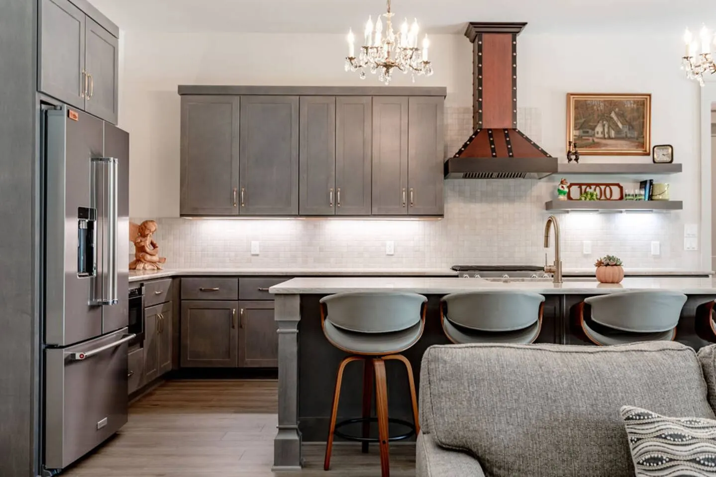 New & Downtown! The Bear Claw 10