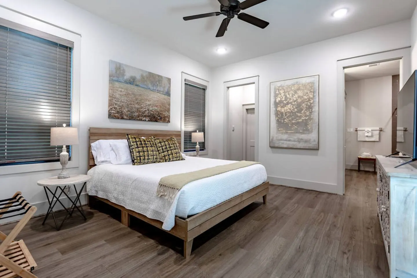 New & Downtown! The Bear Claw 8