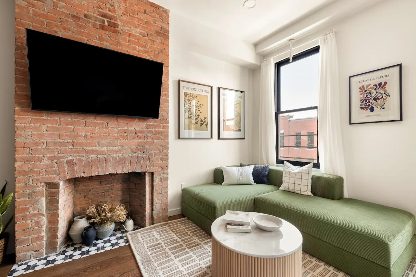 Lux Washington Park | Rooftop Patio | Free Parking