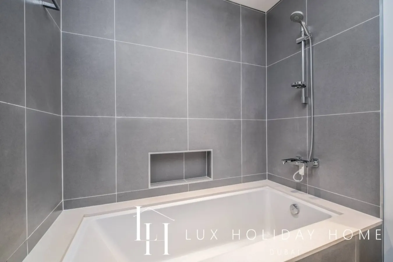 LUX The Dubai Creek Edge Suite 18