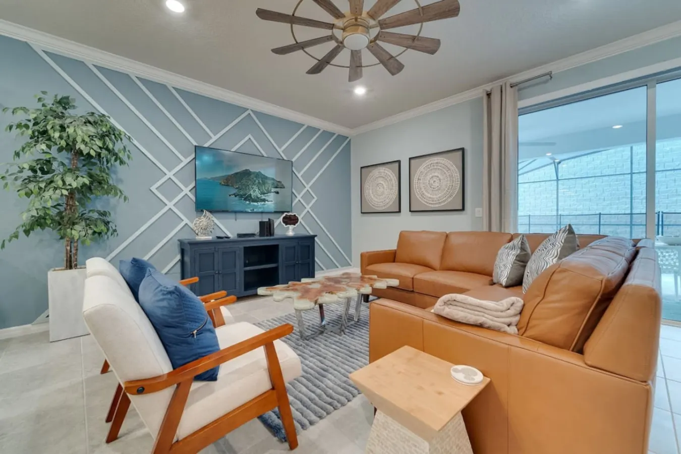 Spacious 10-Bedroom Home – Ideal for Large Families & Groups, with Private Pool! 3