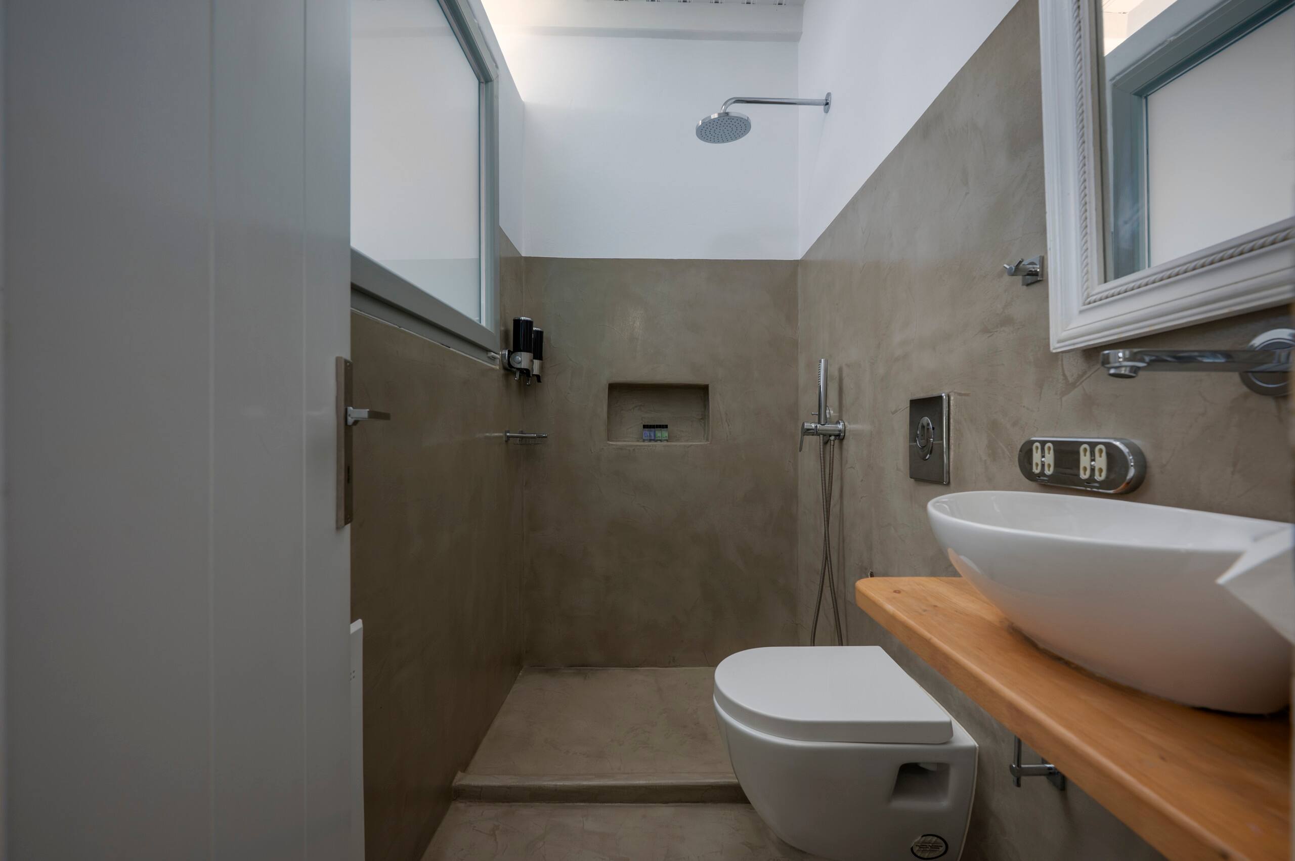 Side Sea View Apartment w Balcony | Flaskos Suites 20