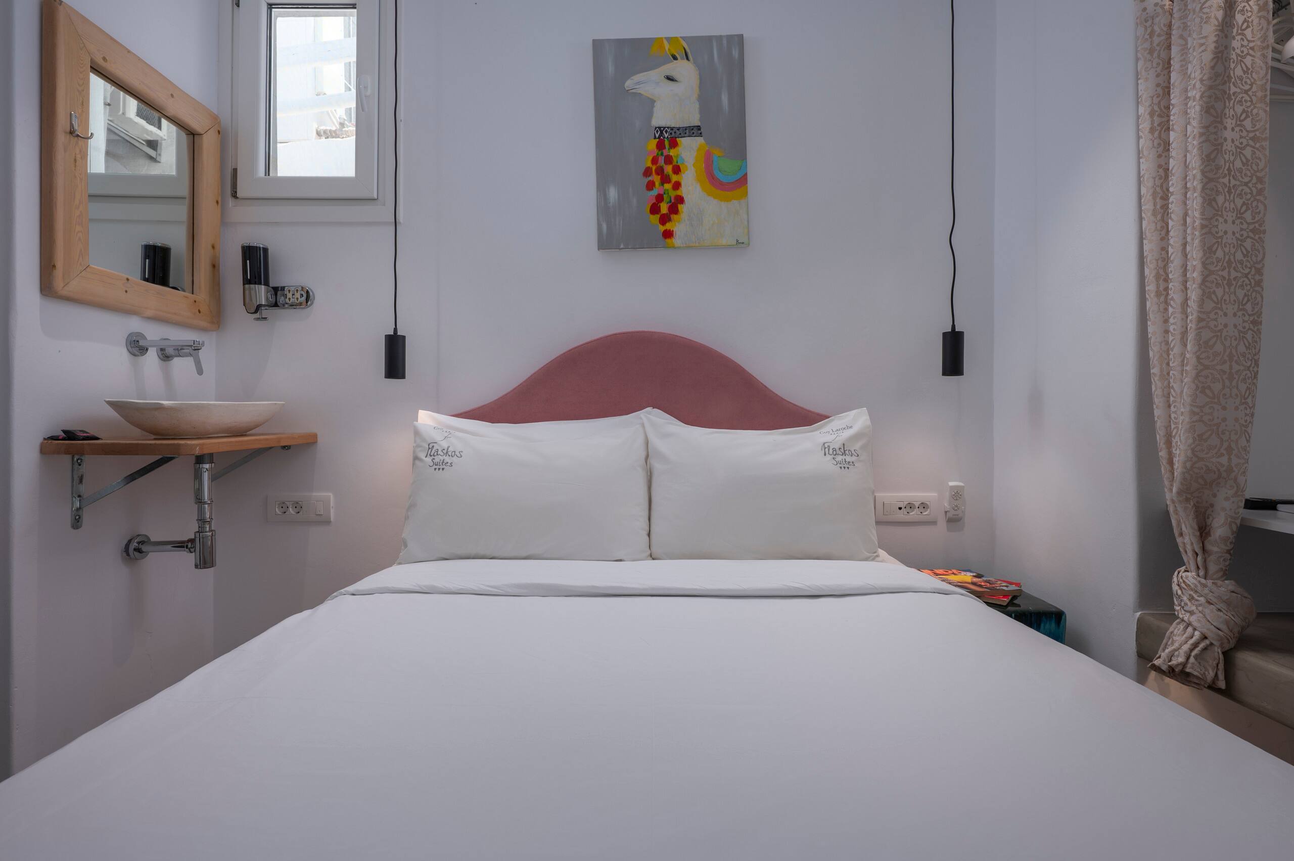 Side Sea View Apartment w Balcony | Flaskos Suites 14