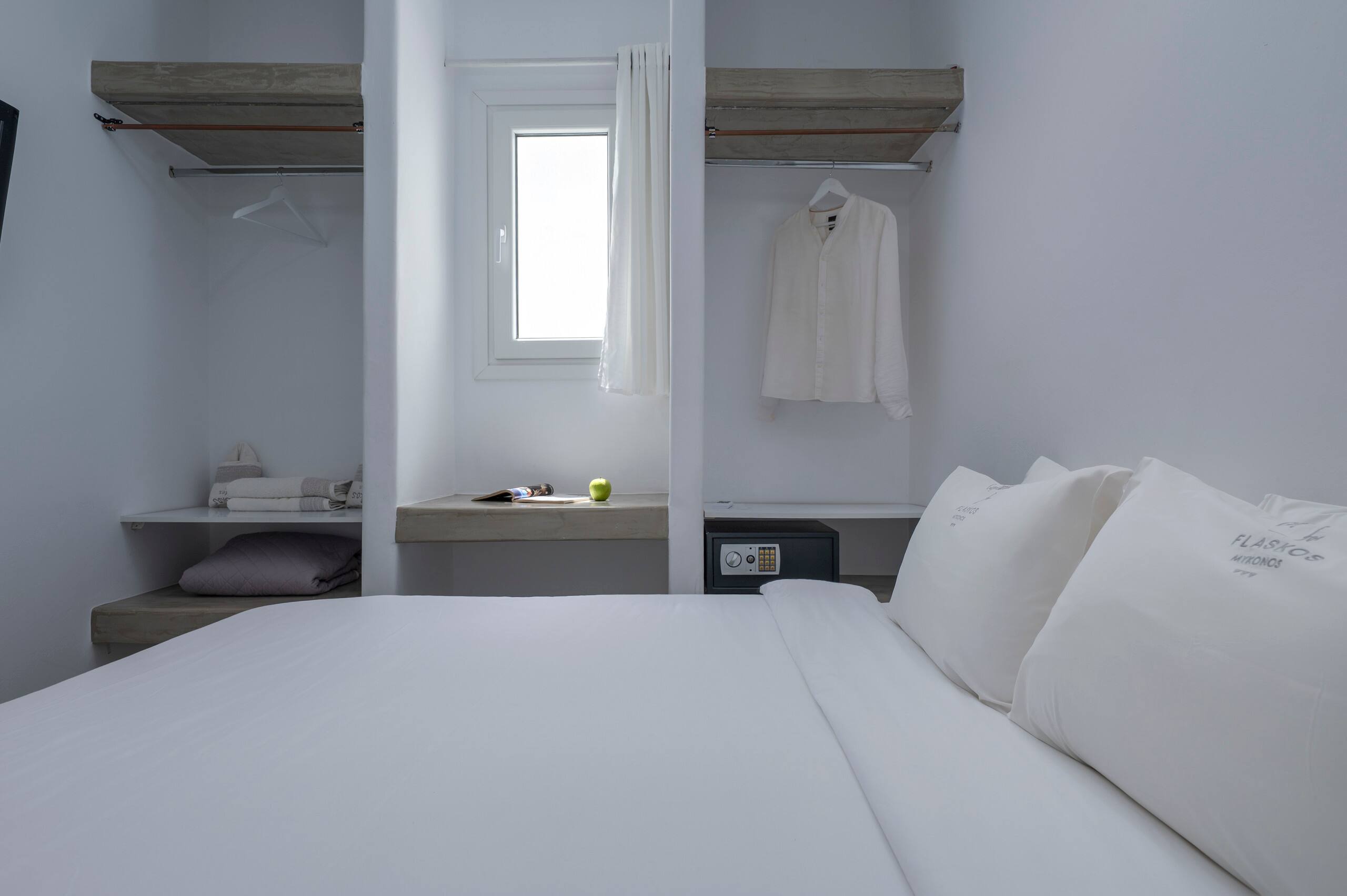 Side Sea View Apartment w Balcony | Flaskos Suites 15