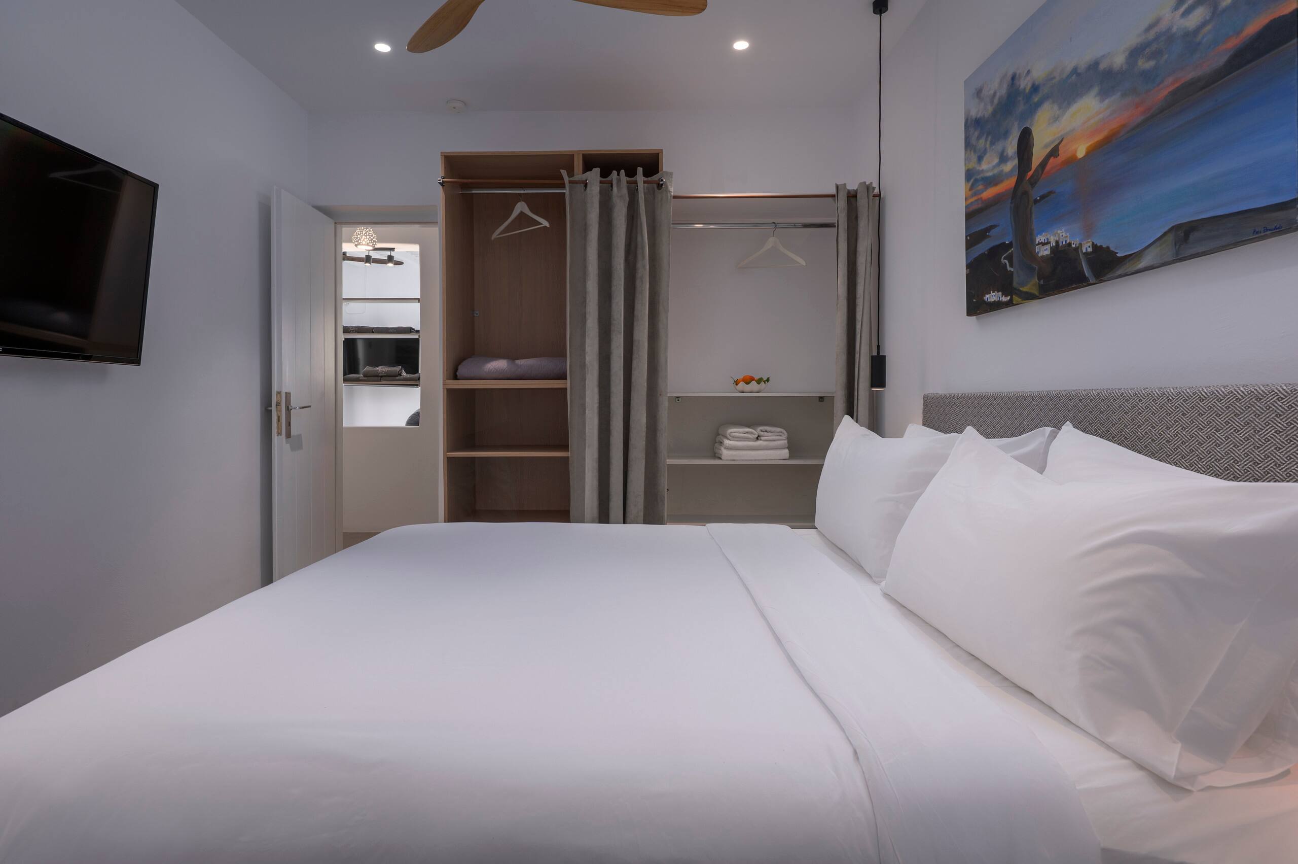 Side Sea View Apartment w Balcony | Flaskos Suites 19