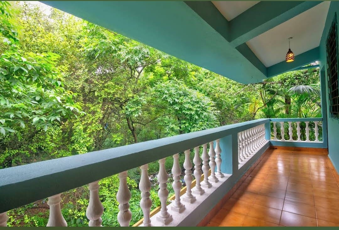 106 Paradise View Resort - Steps to Candolim Beach 4