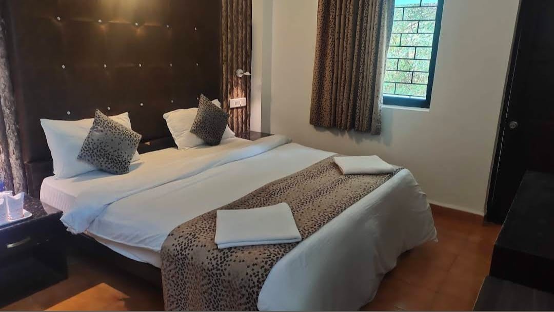 106 Paradise View Resort - Steps to Candolim Beach 10
