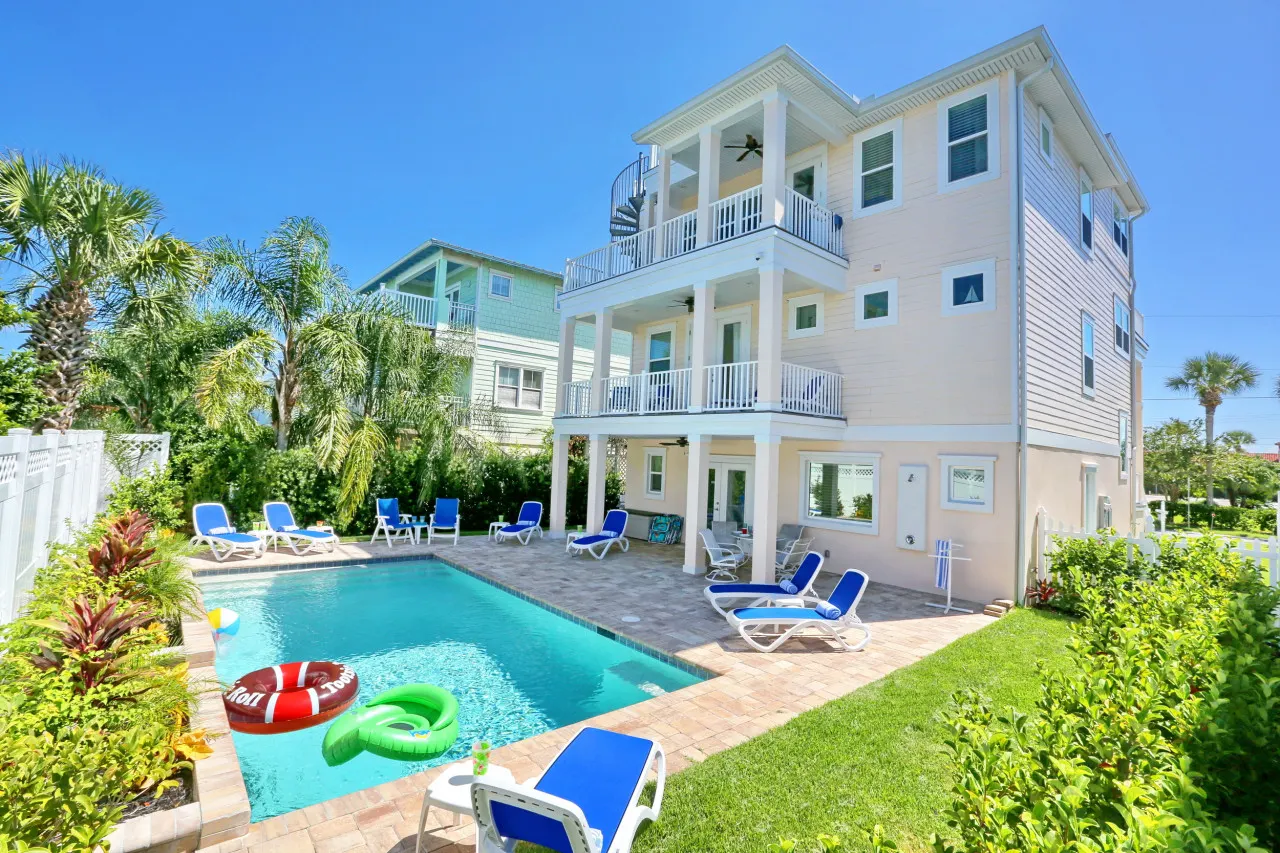 Luxury Ocean View/Beachside, 3-story, Elevator, Heated Pool & Great Rooftop Deck 1
