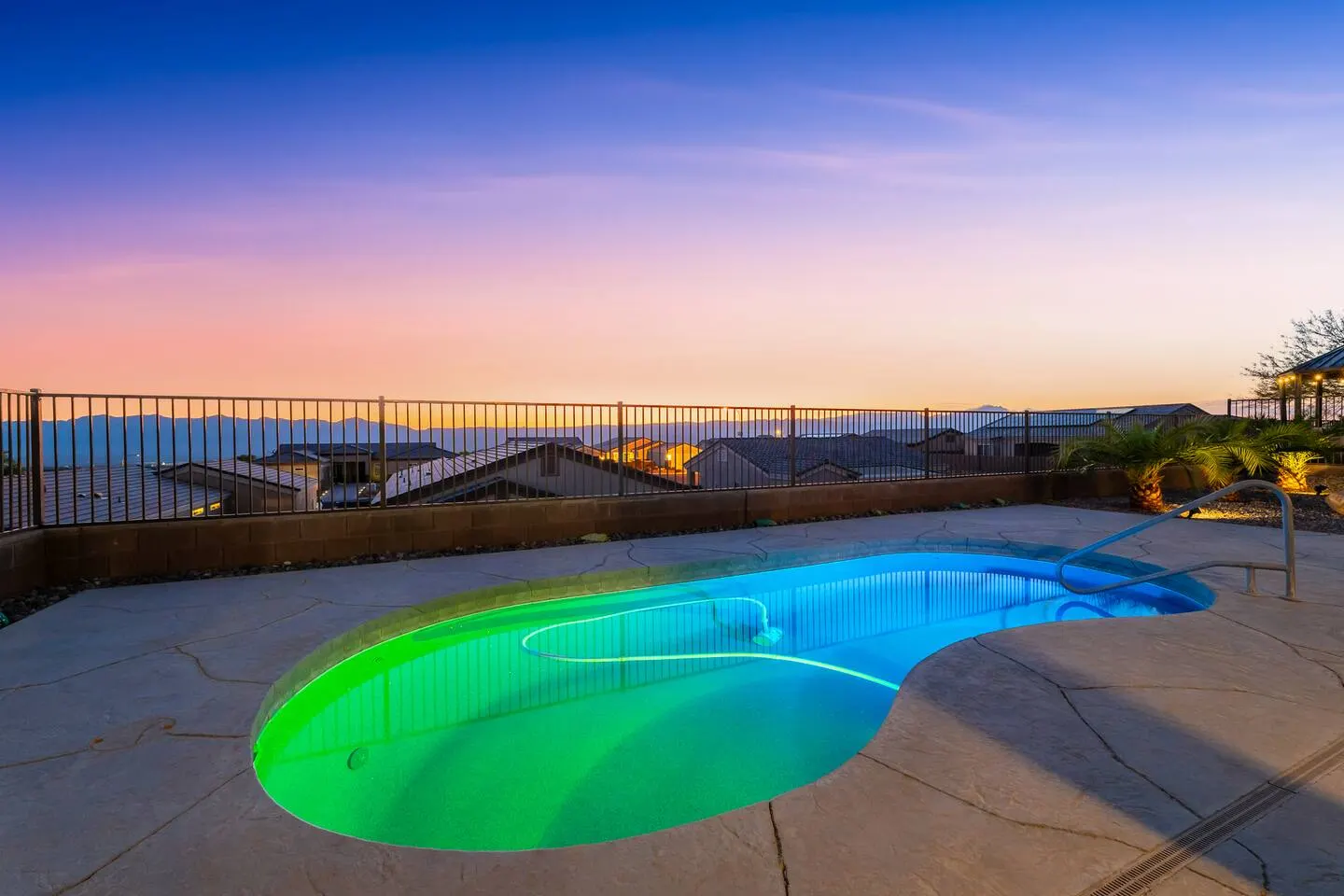 Amazing Sunset Views Pool 3bd BBQ Sleeps 7 2