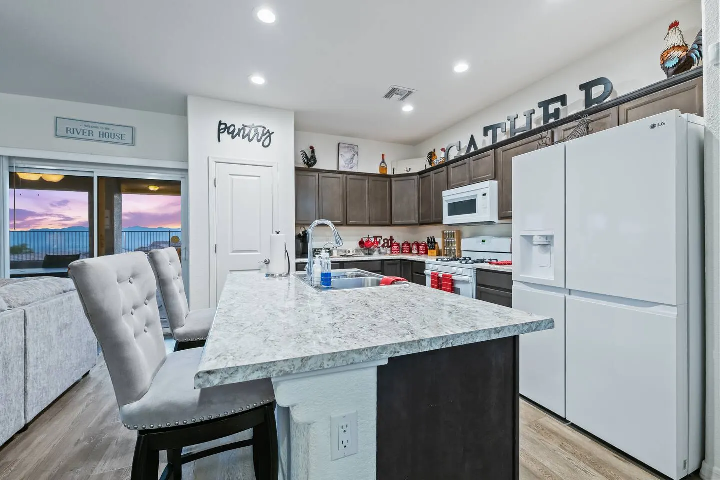 Amazing Sunset Views Pool 3bd BBQ Sleeps 7 11