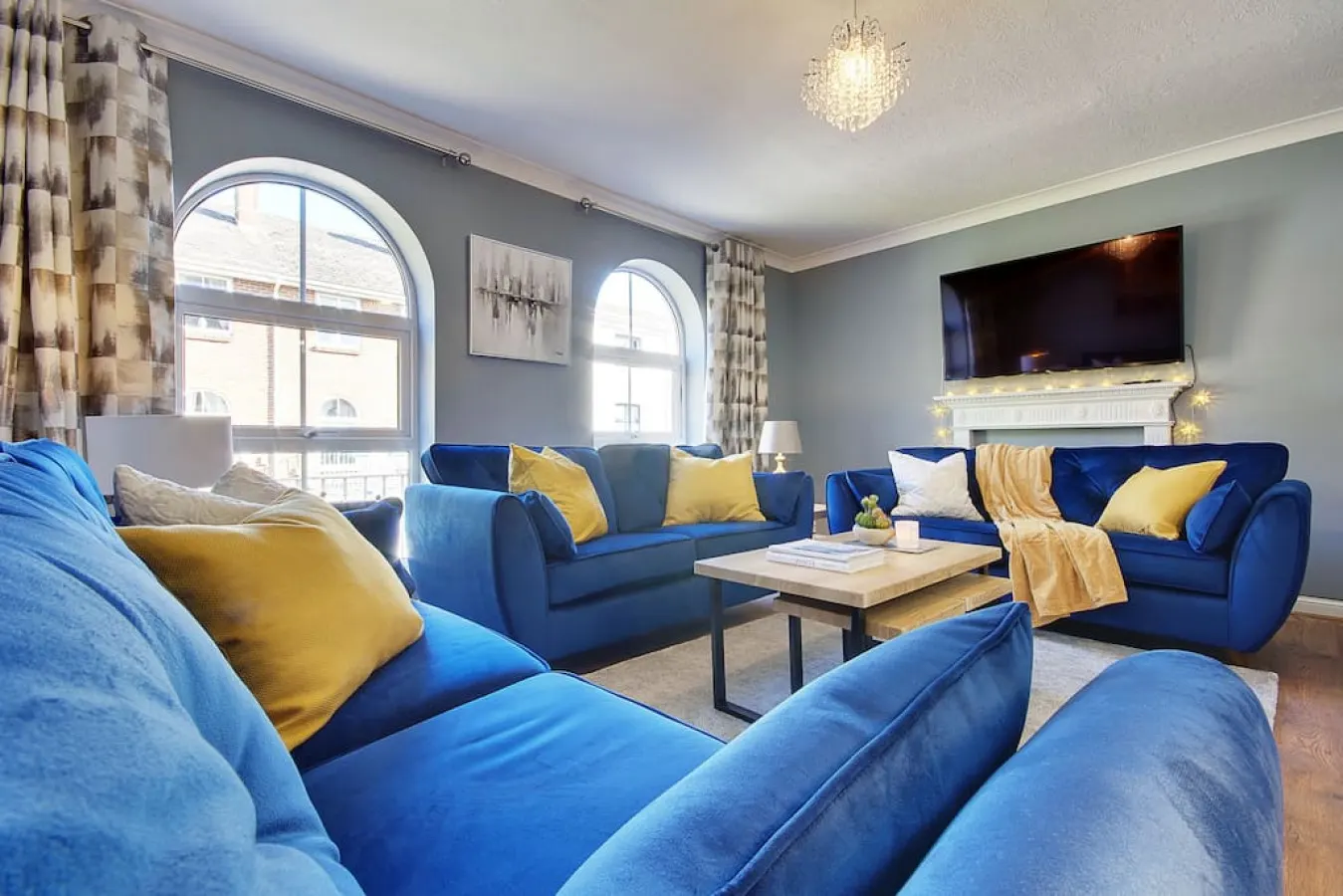 14 Oxford Mews - Stunning House Sleeps 10 3